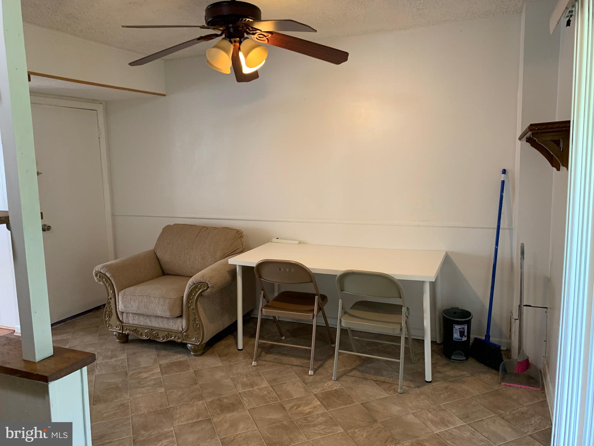 621 Markham Road Baltimore, MD 21229 - Photo 8 of 21