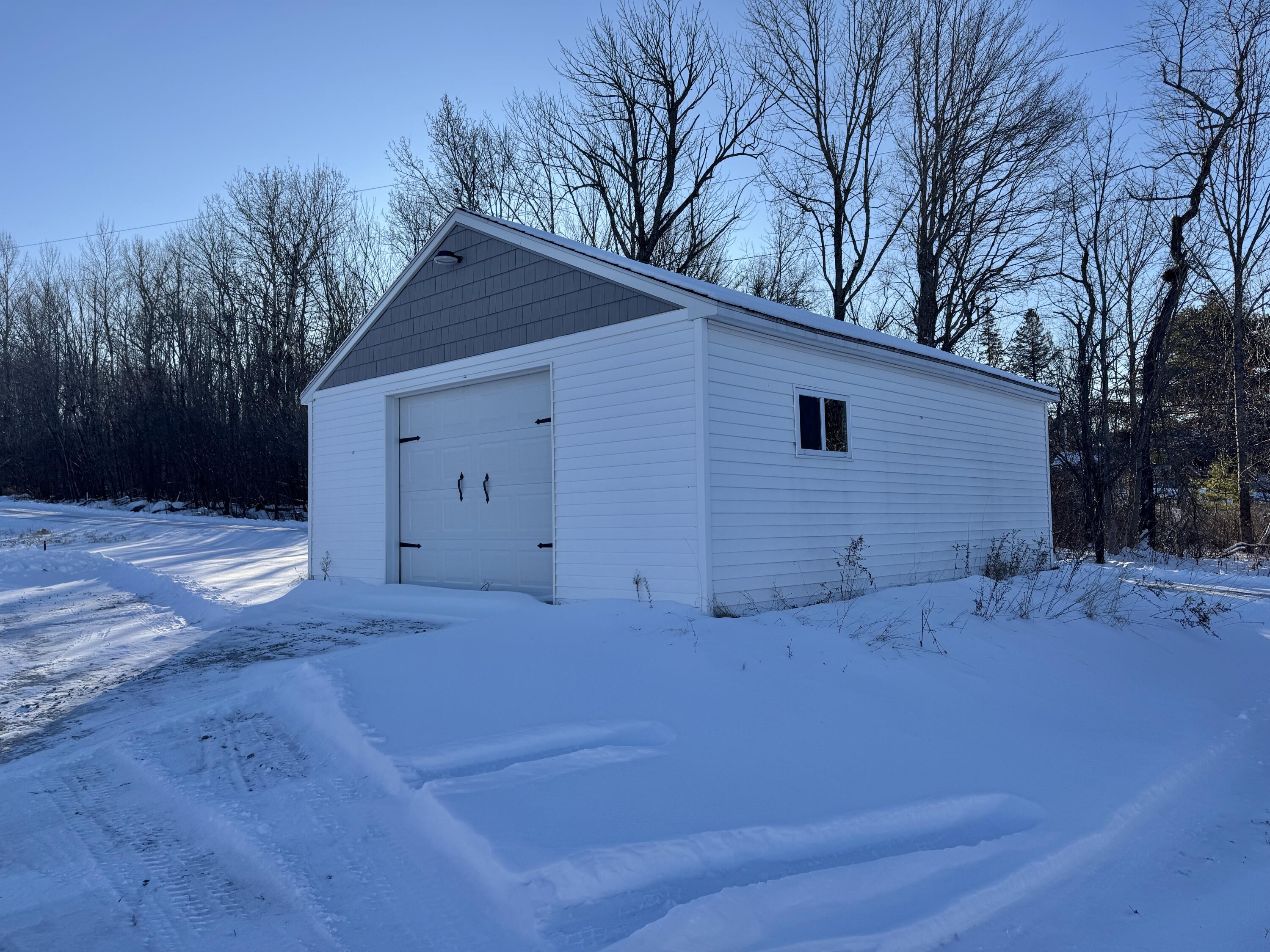 1115 River Road Bucksport, ME 04416 - Photo 3 of 34 20260102_141413078_iOS
