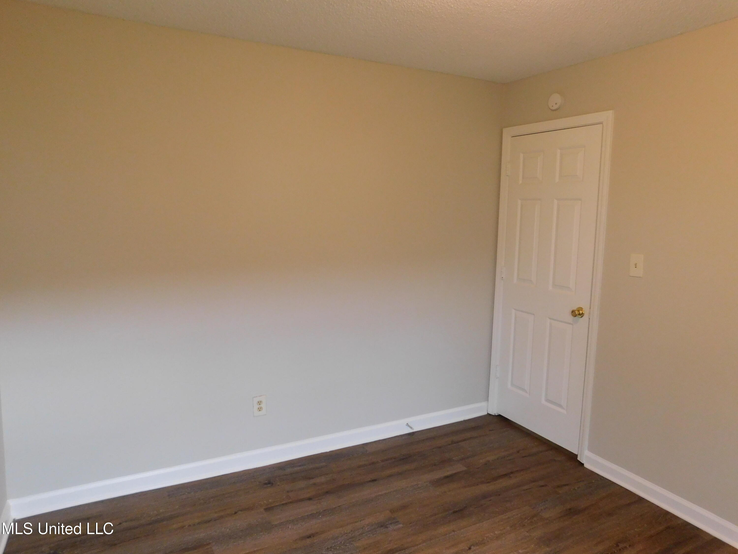 6301 Joy Circle Horn Lake, MS 38637 - Photo 11 of 21 DSCN9646