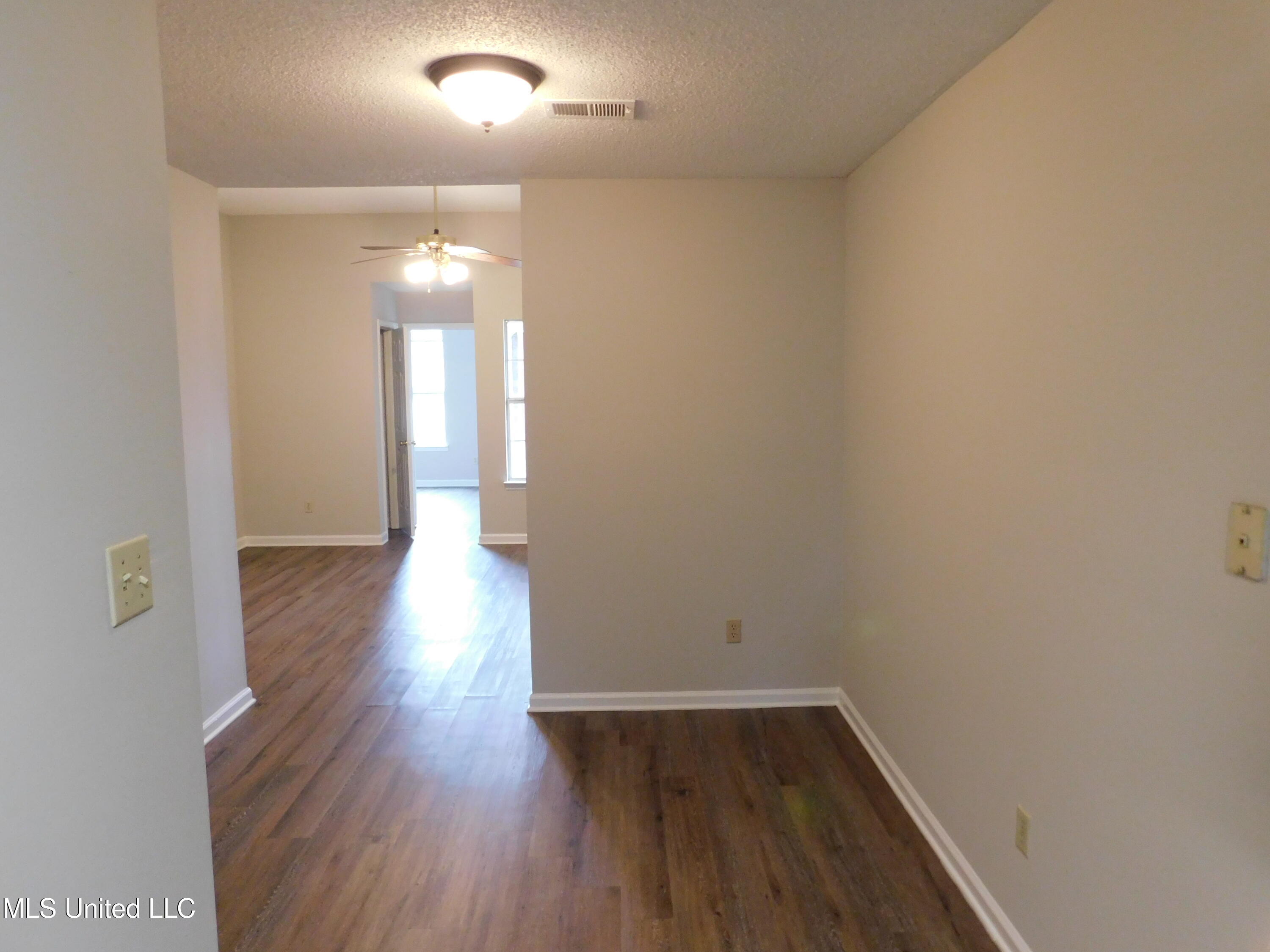 6301 Joy Circle Horn Lake, MS 38637 - Photo 12 of 21 DSCN9647