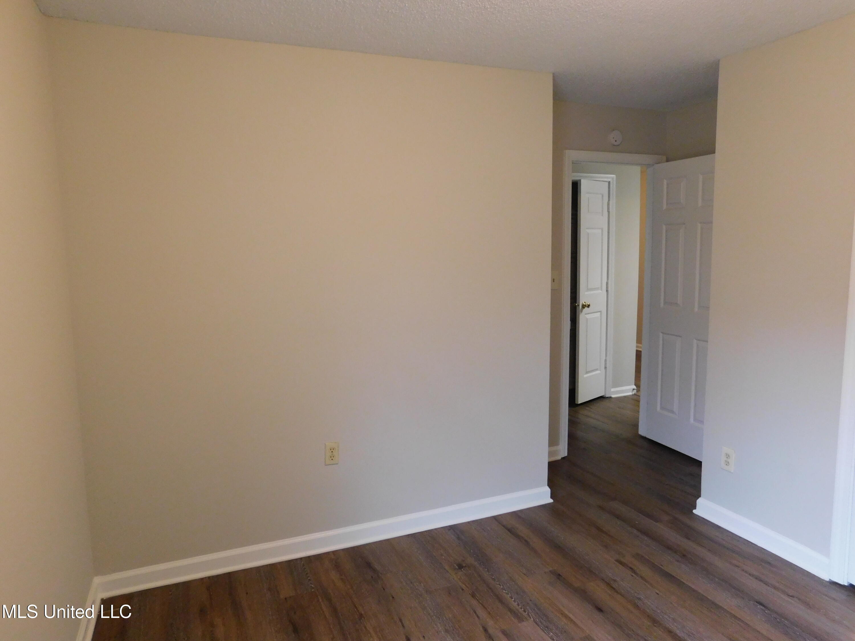 6301 Joy Circle Horn Lake, MS 38637 - Photo 8 of 21 DSCN9641