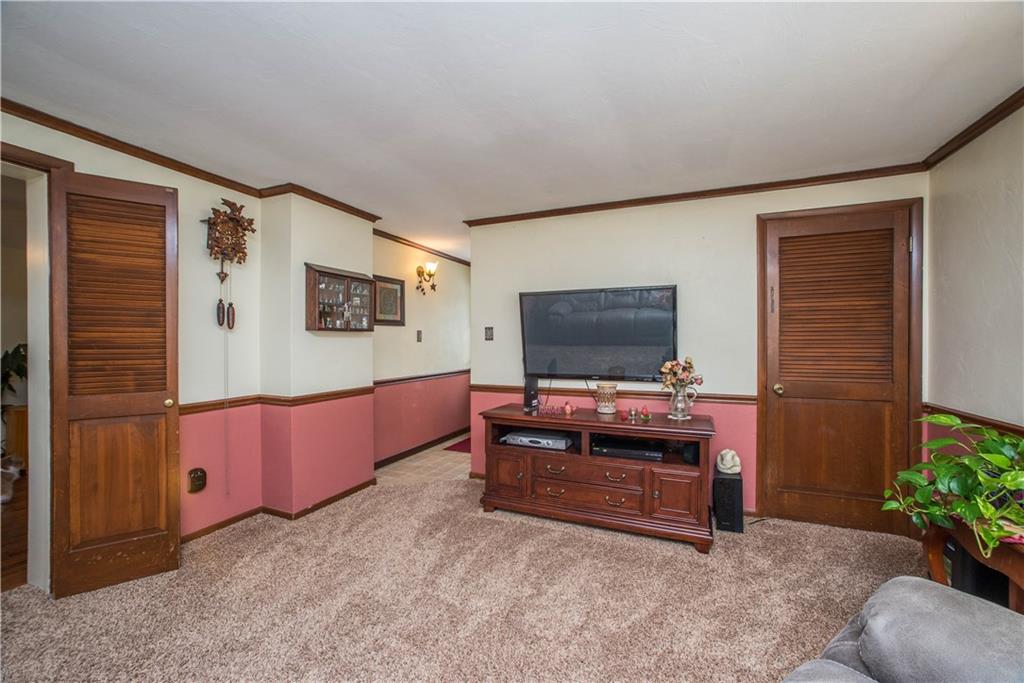 442 Sleepy Hollow Road Pittsburgh, PA 15228 - Photo 12 of 25 FIRST FLOOR FAMILY ROOM
