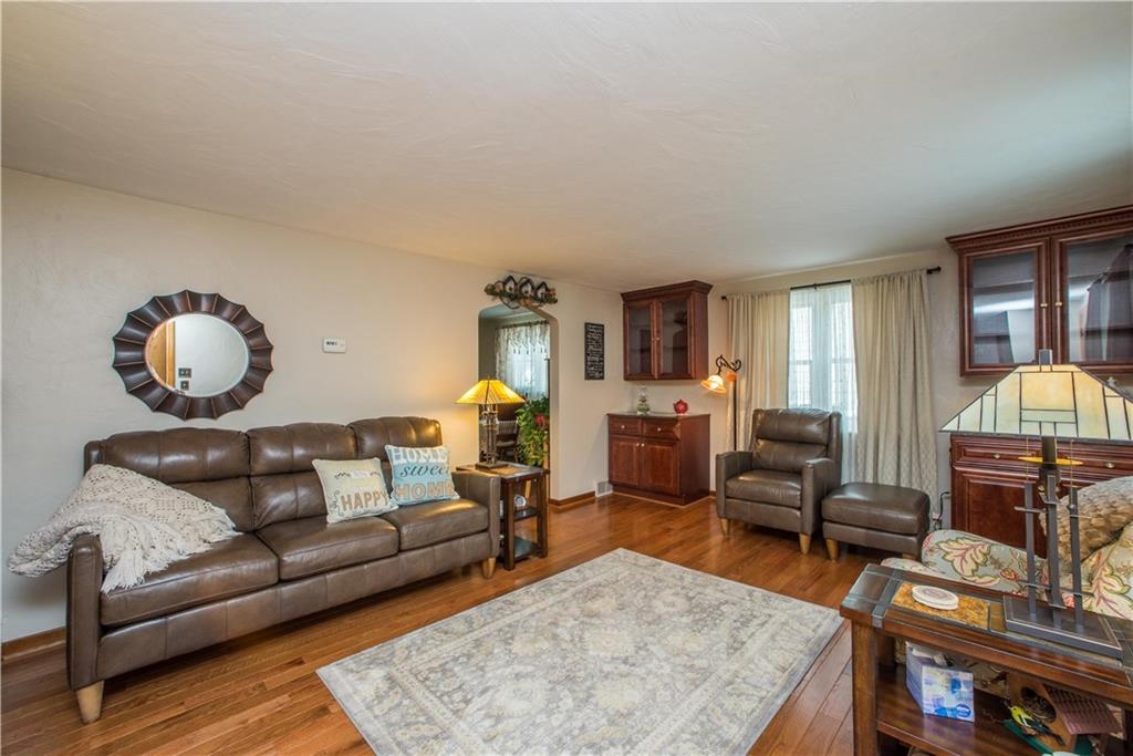 442 Sleepy Hollow Road Pittsburgh, PA 15228 - Photo 3 of 25 LIVING ROOM
