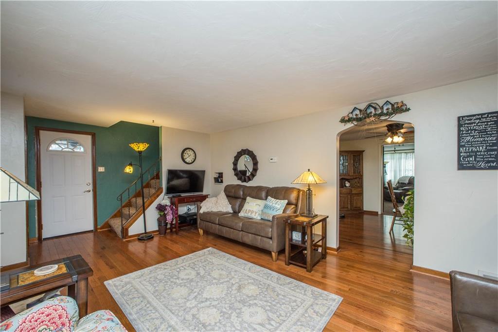 442 Sleepy Hollow Road Pittsburgh, PA 15228 - Photo 4 of 25