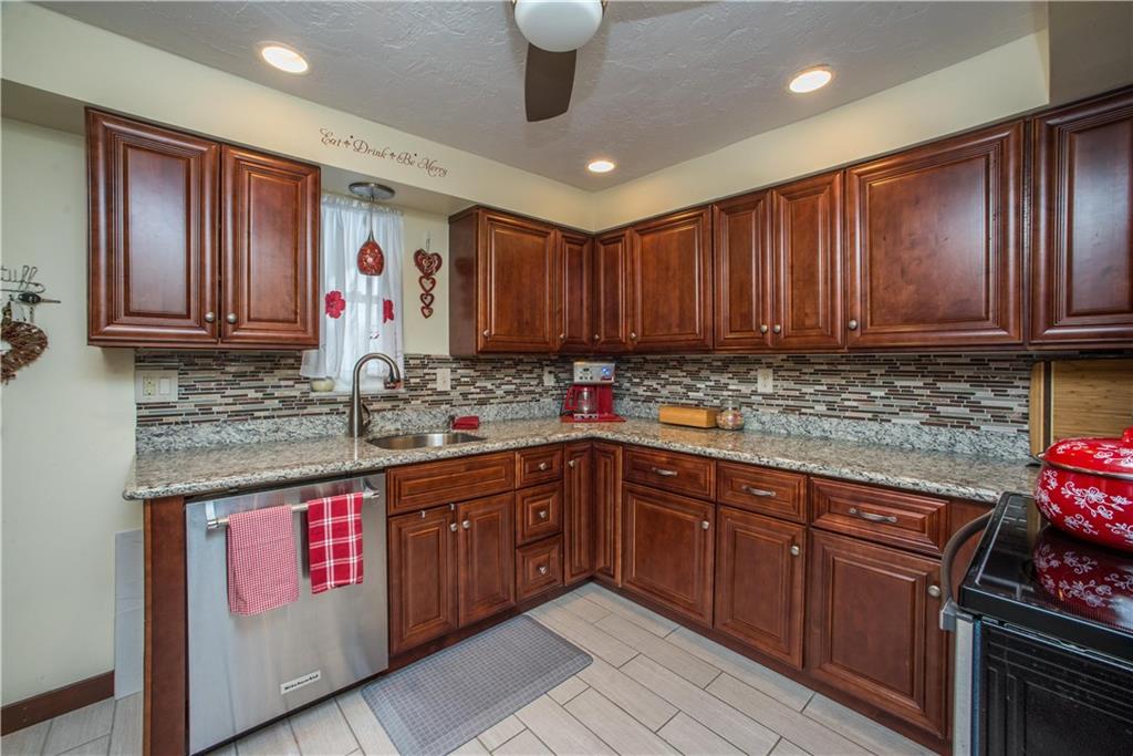 442 Sleepy Hollow Road Pittsburgh, PA 15228 - Photo 7 of 25 KITCHEN