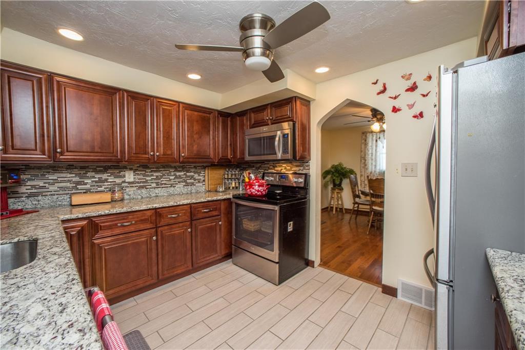 442 Sleepy Hollow Road Pittsburgh, PA 15228 - Photo 8 of 25 KITCHEN