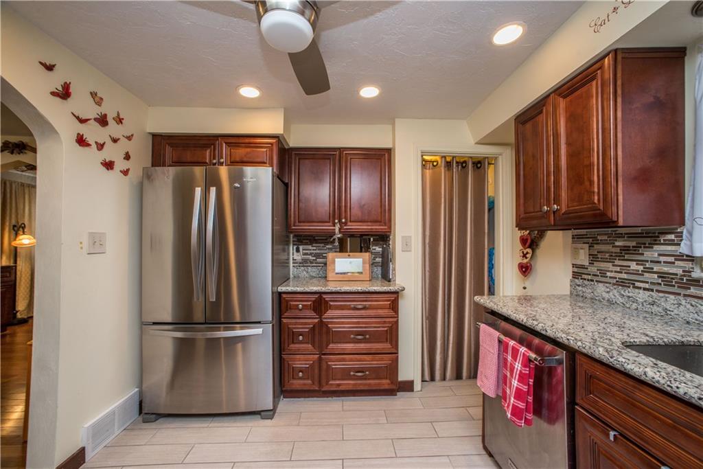 442 Sleepy Hollow Road Pittsburgh, PA 15228 - Photo 9 of 25 KITCHEN