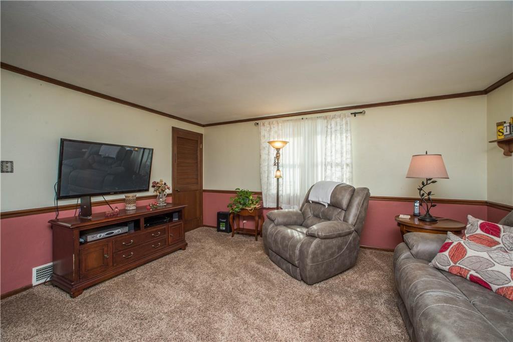 442 Sleepy Hollow Road Pittsburgh, PA 15228 - Photo 10 of 25 FIRST FLOOR FAMILY ROOM