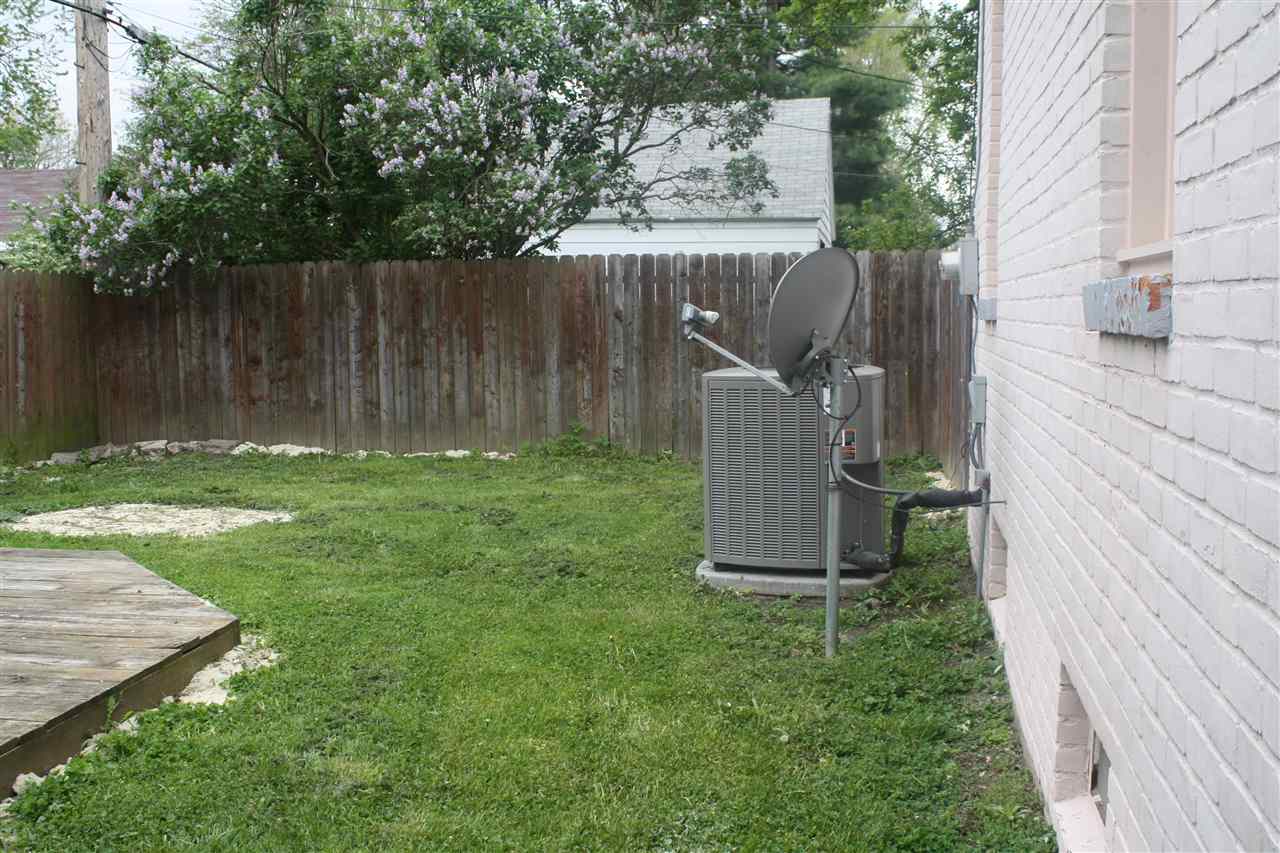 2114 Pierce Street Flint, MI 48503 - Photo 8 of 41