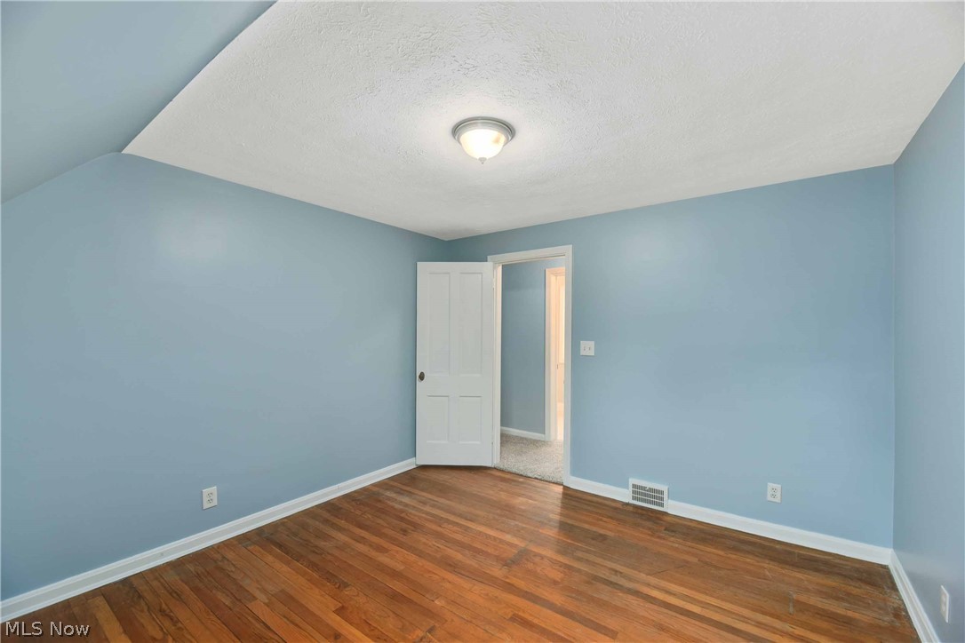 25912 Highland Road Cleveland, OH 44143 - Photo 12 of 35