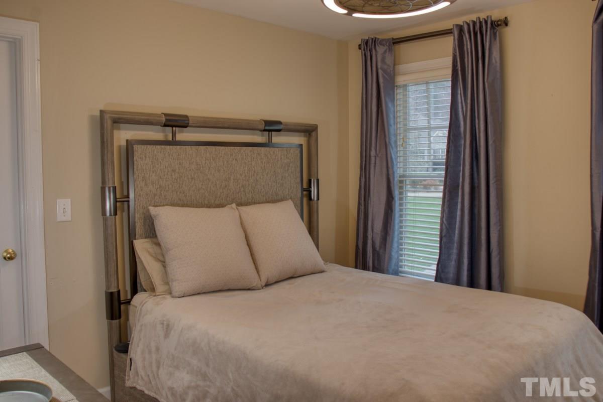 5809 Valley Mist Court Raleigh, NC 27613 - Photo 17 of 33