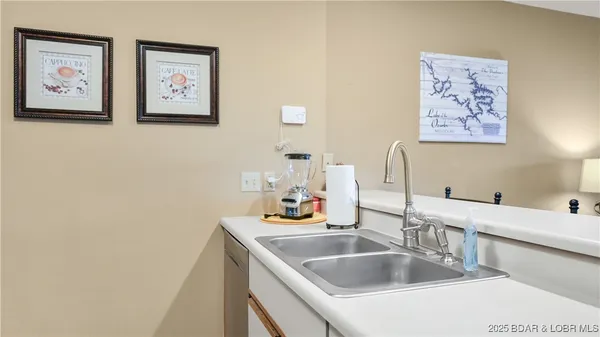 $240,000 | 713 Indian Pointe, Unit 713, Osage Beach, MO 65065