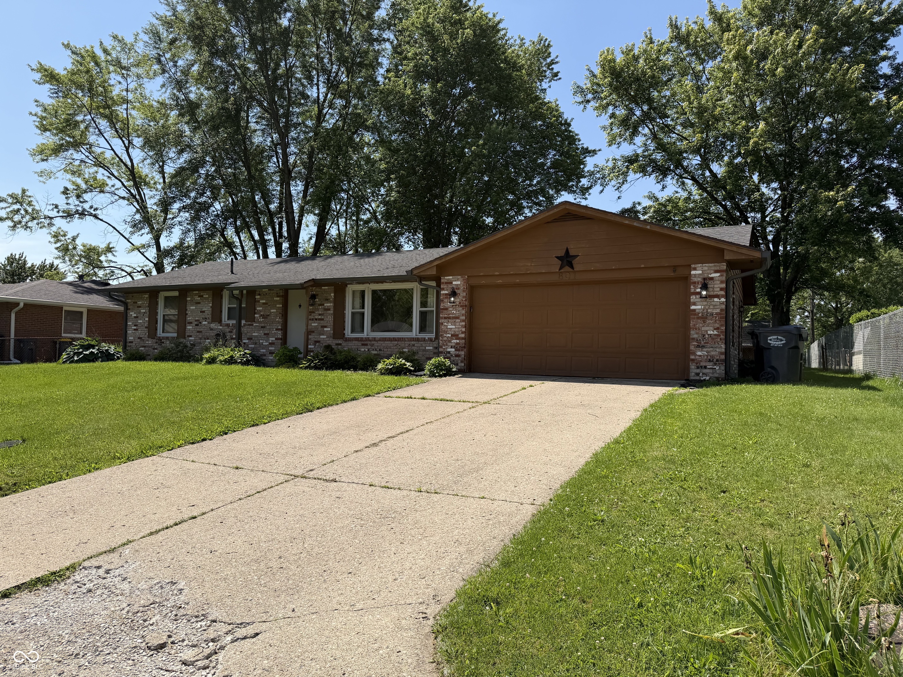 801 Piccadilly Road Anderson, IN 46013 - Photo 2 of 12