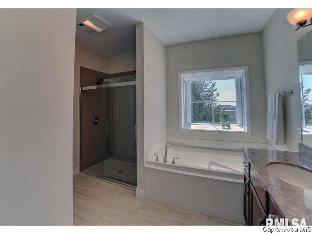 5504 Legacy Lane Springfield, IL 62711 - Photo 10 of 17 Gallery Image 10