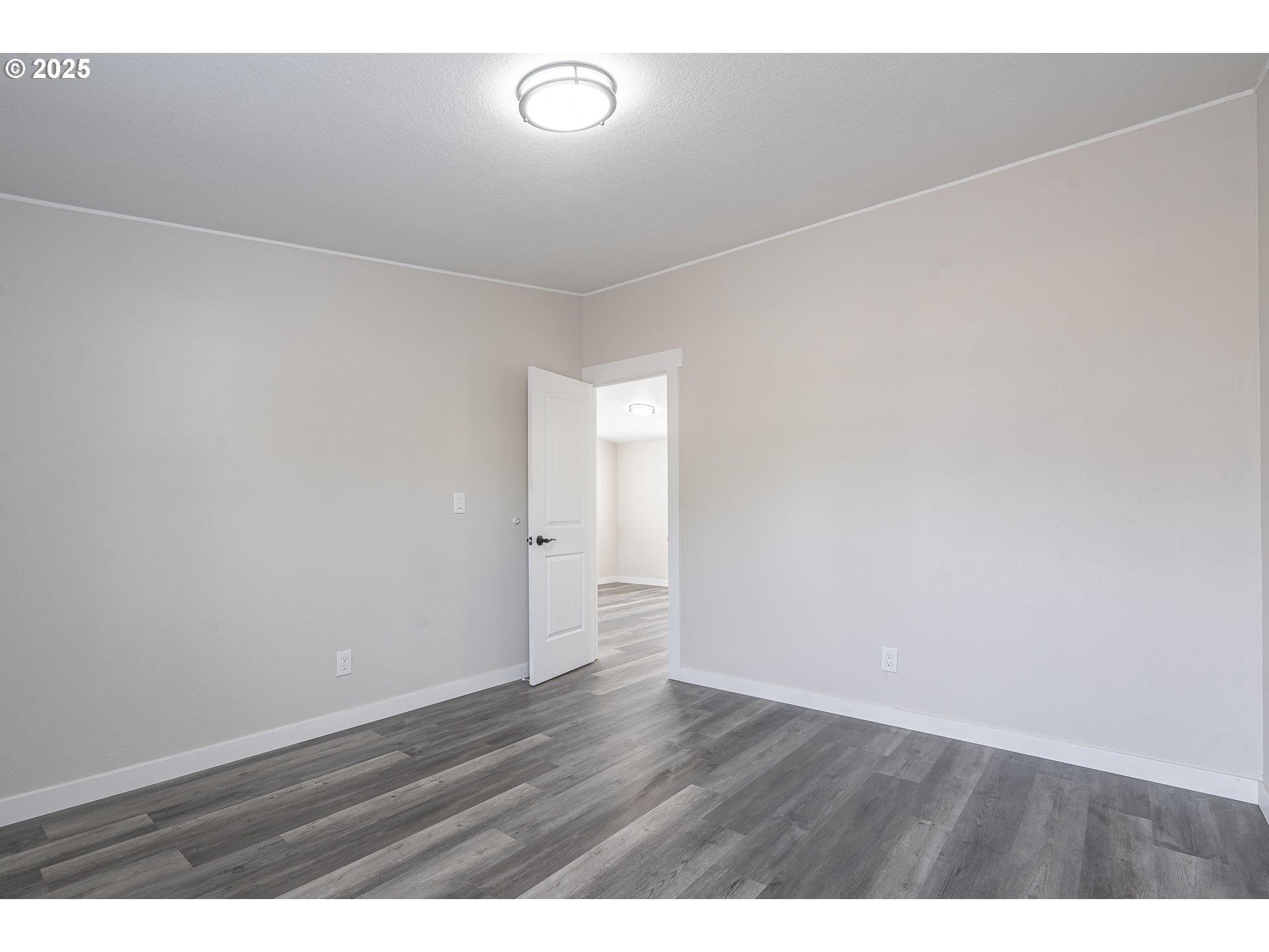 1074 Rodan Avenue Southeast Salem, OR 97306 - Photo 17 of 35