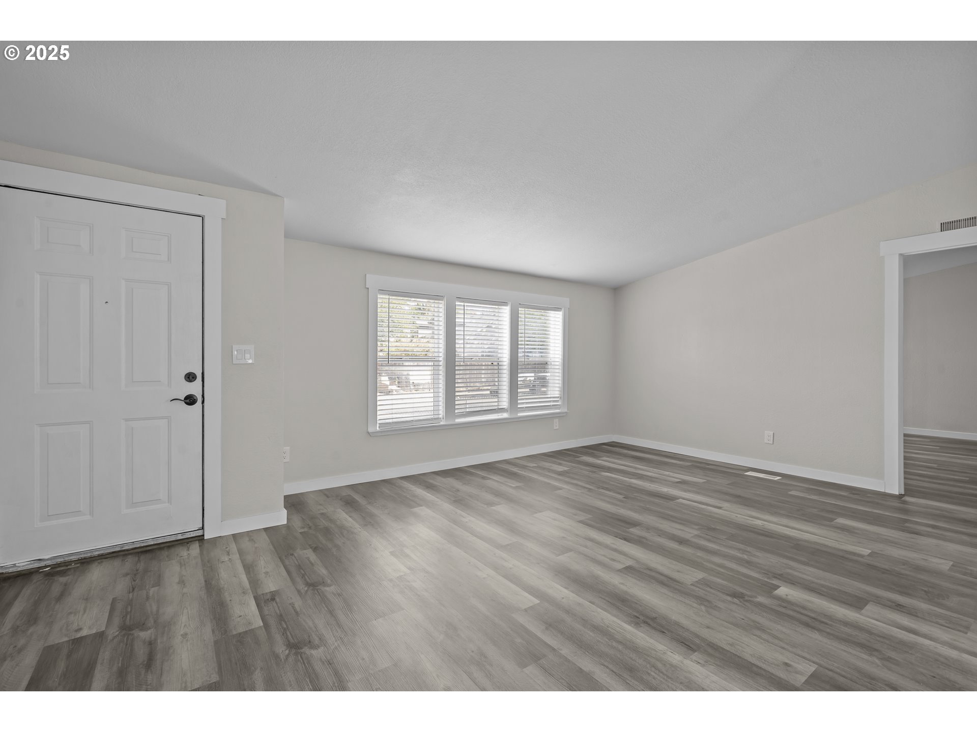 1074 Rodan Avenue Southeast Salem, OR 97306 - Photo 6 of 35