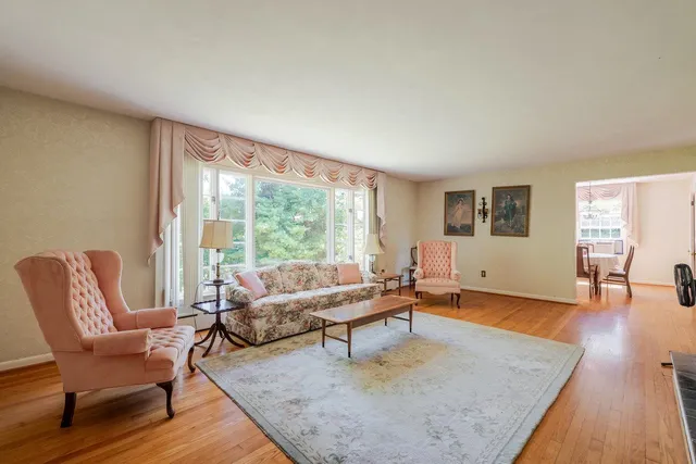 $475,000 | 527 Crestover Drive, Broadway, VA 22815