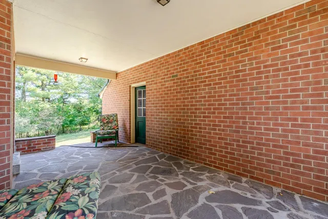 $475,000 | 527 Crestover Drive, Broadway, VA 22815