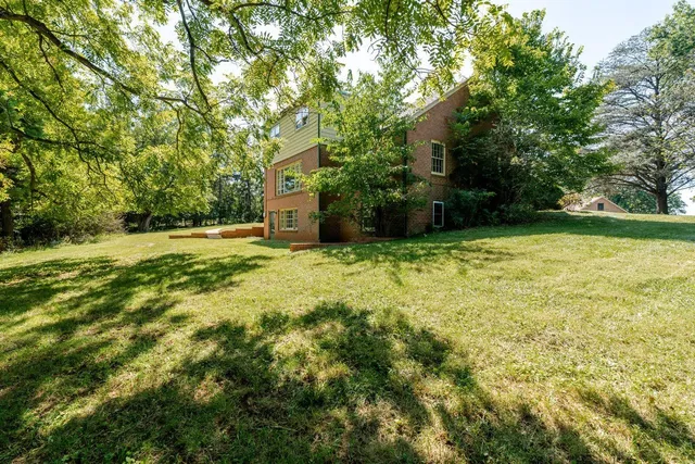 $475,000 | 527 Crestover Drive, Broadway, VA 22815