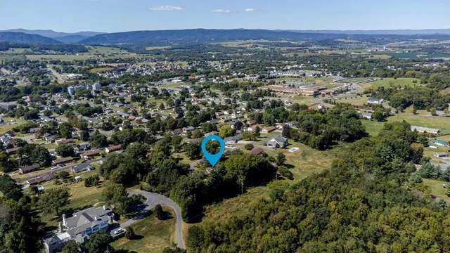 $475,000 | 527 Crestover Drive, Broadway, VA 22815