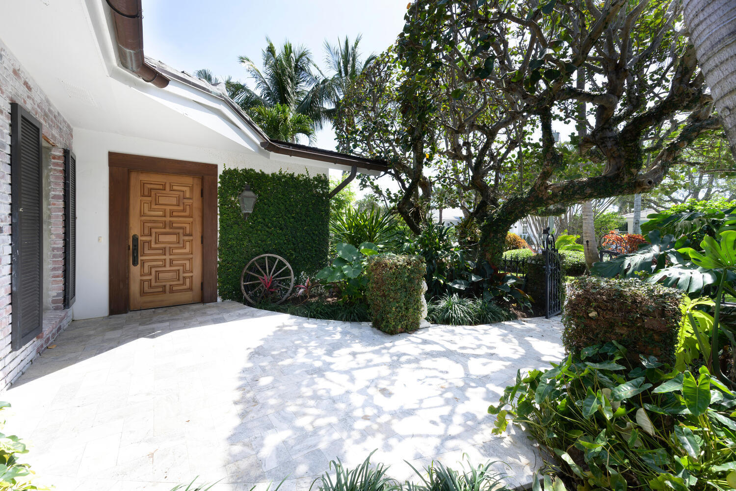 1125 Harbor Drive Delray Beach, FL 33483 - Photo 8 of 41 a view of a backyard of the house