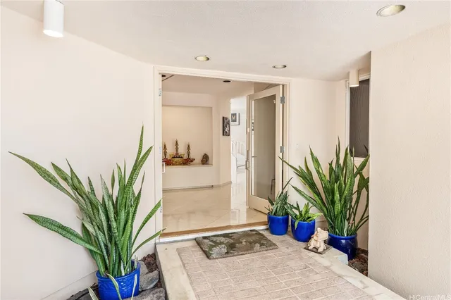 $4,988,000 | 31 Poipu Drive, Honolulu, HI 96825