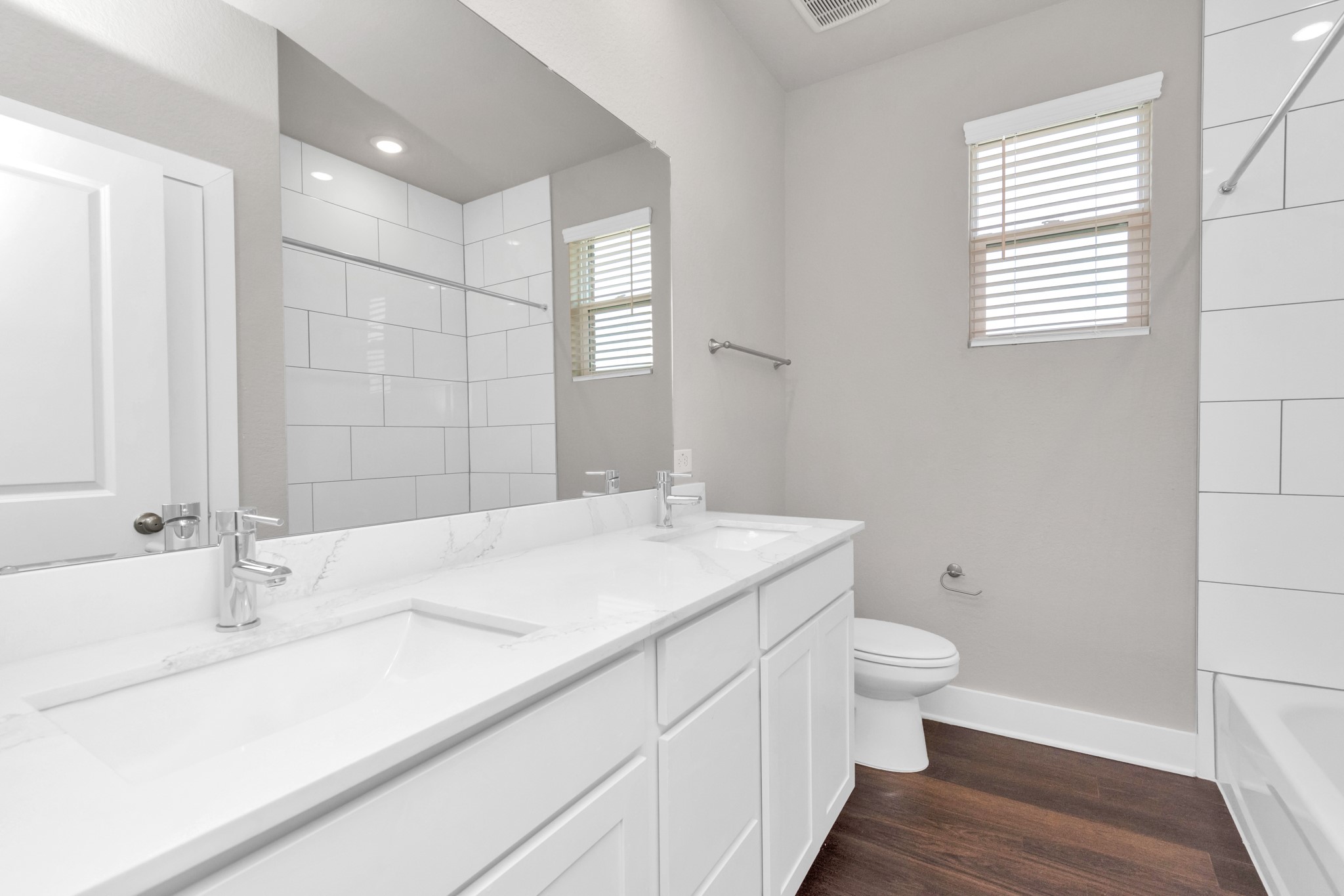 10502 Moon Valley Lane Rosharon, TX 77583 - Photo 14 of 23 a bathroom with a sink and a mirror