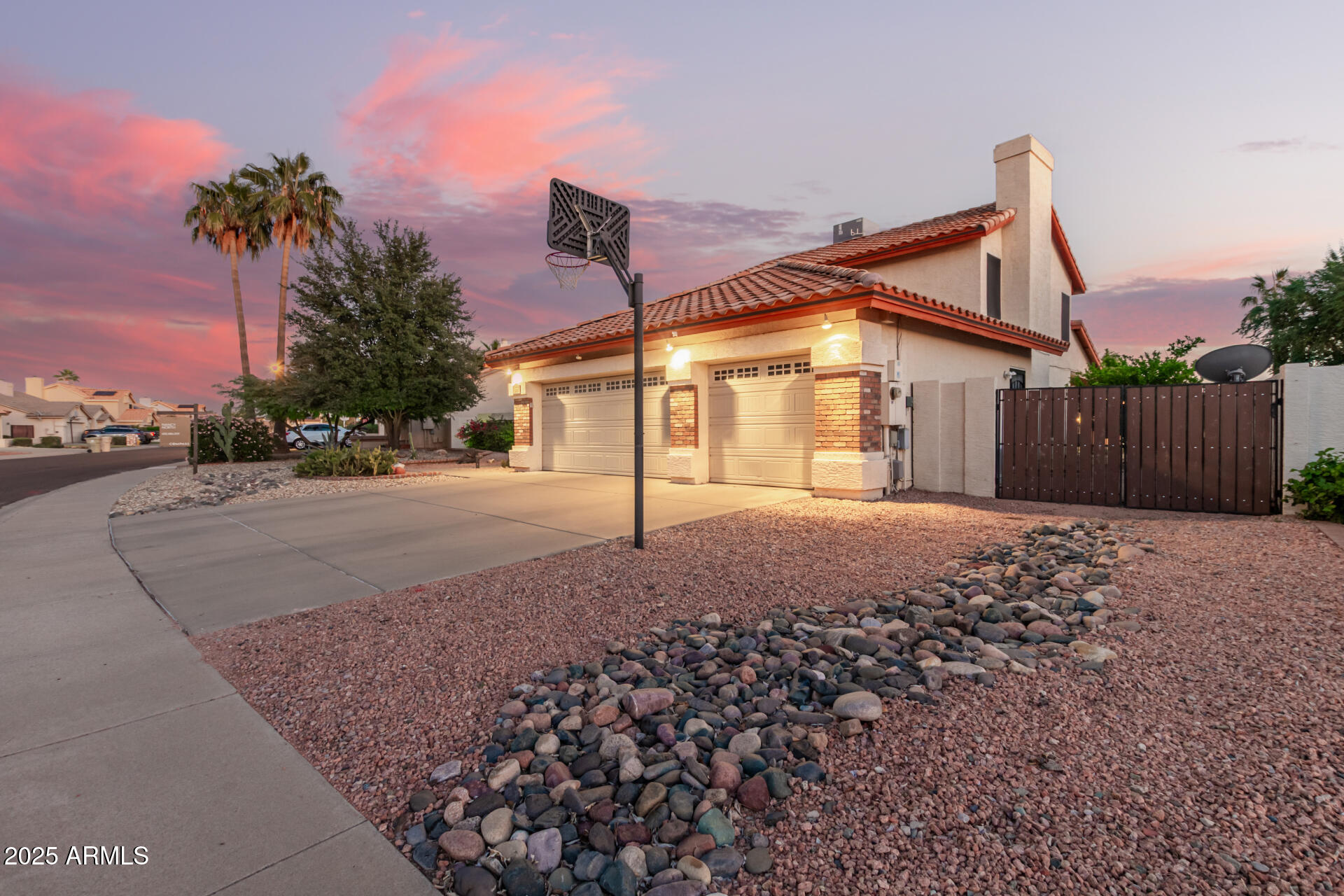 6231 West Grandview Road Glendale, AZ 85306 - Photo 3 of 35 a view of a house with a yard