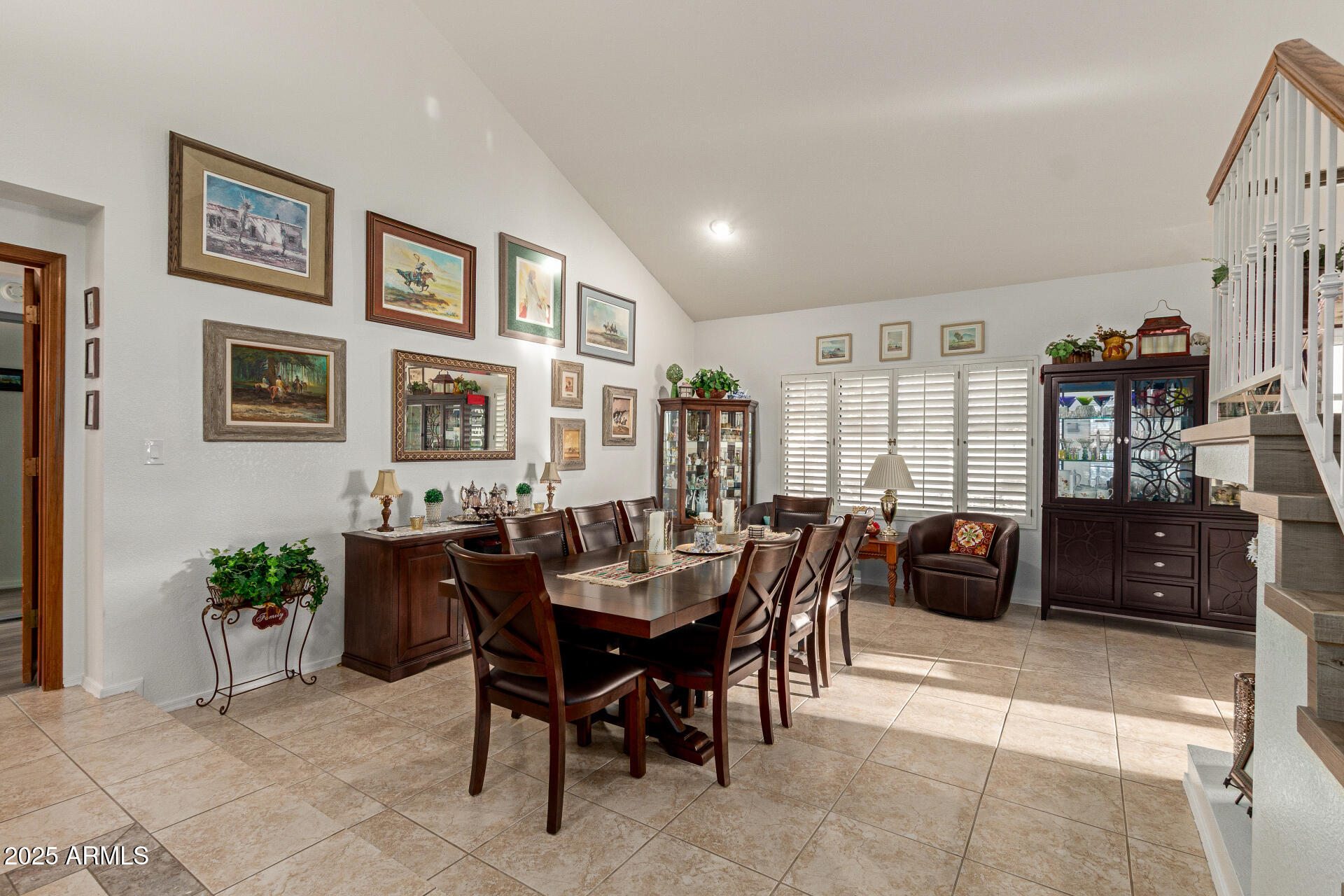 6231 West Grandview Road Glendale, AZ 85306 - Photo 8 of 35 a view of a dining room with furniture