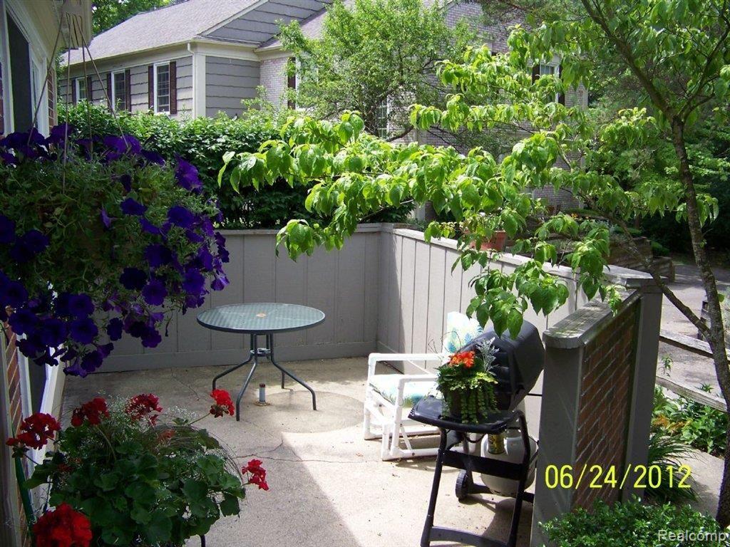 1493 Carriage Lane, Unit 16 Rochester, MI 48306 - Photo 8 of 11 12.jpg