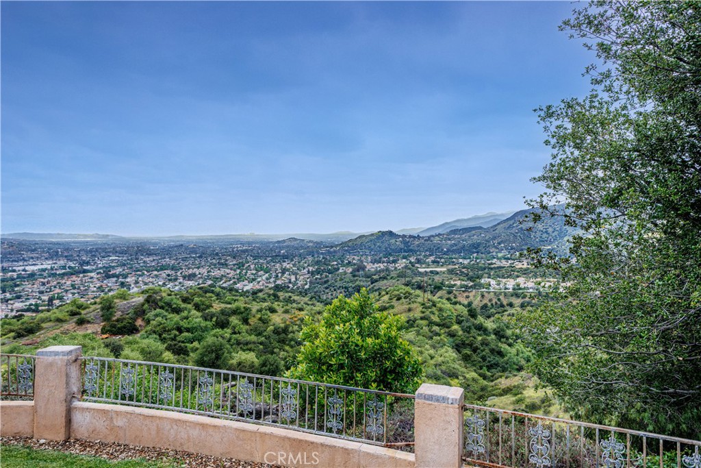 350 Roughrider Road La Verne, CA 91750 - Photo 22 of 55