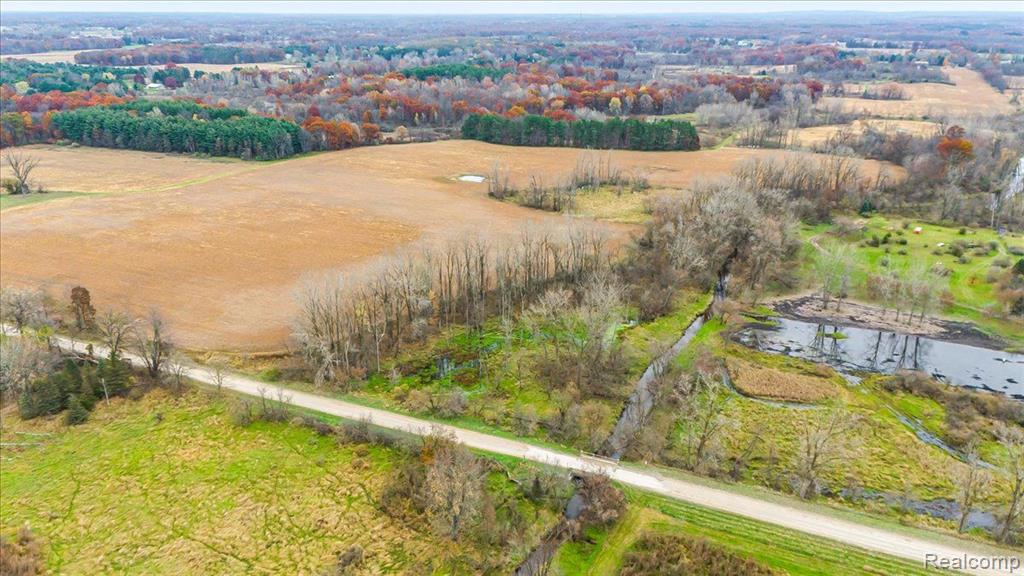 9542 Byron Road Howell, MI 48855 - Photo 5 of 12 Gallery Image 5