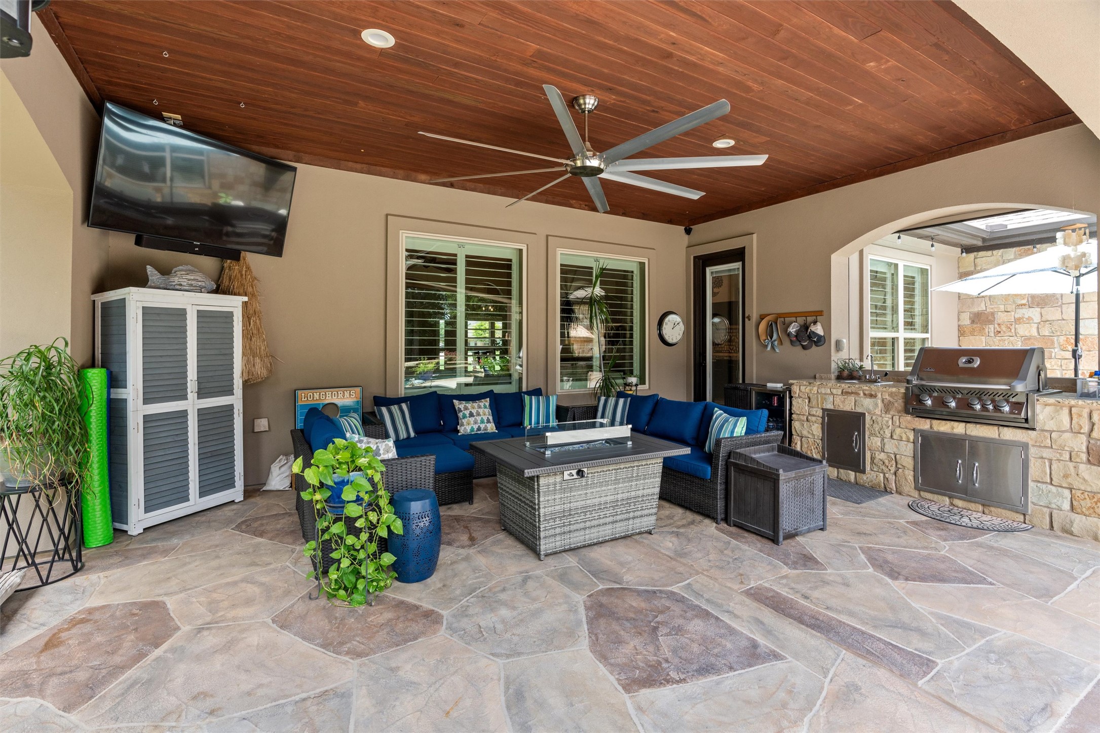 104 Adobe Cove Georgetown, TX 78633 - Photo 27 of 39 View of patio / terrace featuring an outdoor kitchen with living area and a ceiling fan
