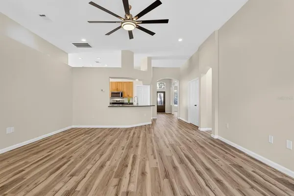 $575,000 | 6002 Martinglade Place, Lithia, FL 33547