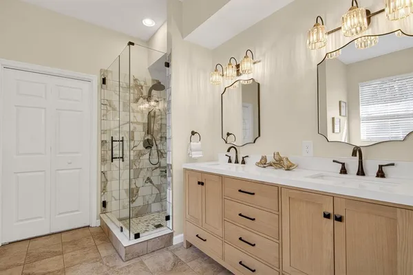 $575,000 | 6002 Martinglade Place, Lithia, FL 33547