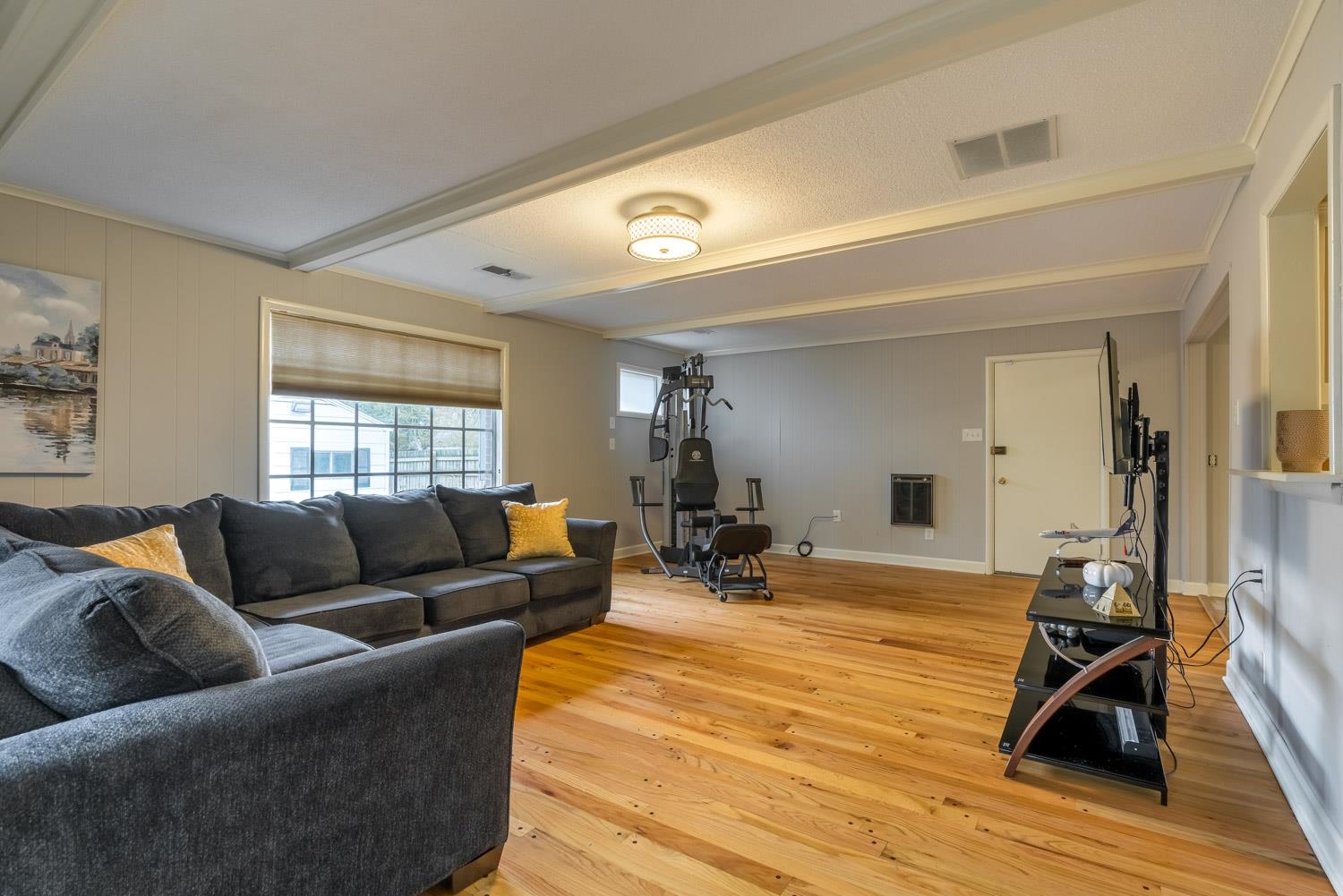 4500 Helene Road Memphis, TN 38117 - Photo 14 of 25 a living room with furniture window and a wooden floor