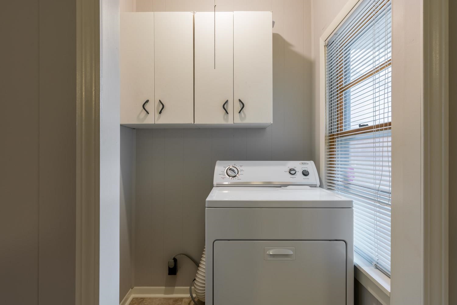 4500 Helene Road Memphis, TN 38117 - Photo 20 of 25 a utility room with dryer and washer
