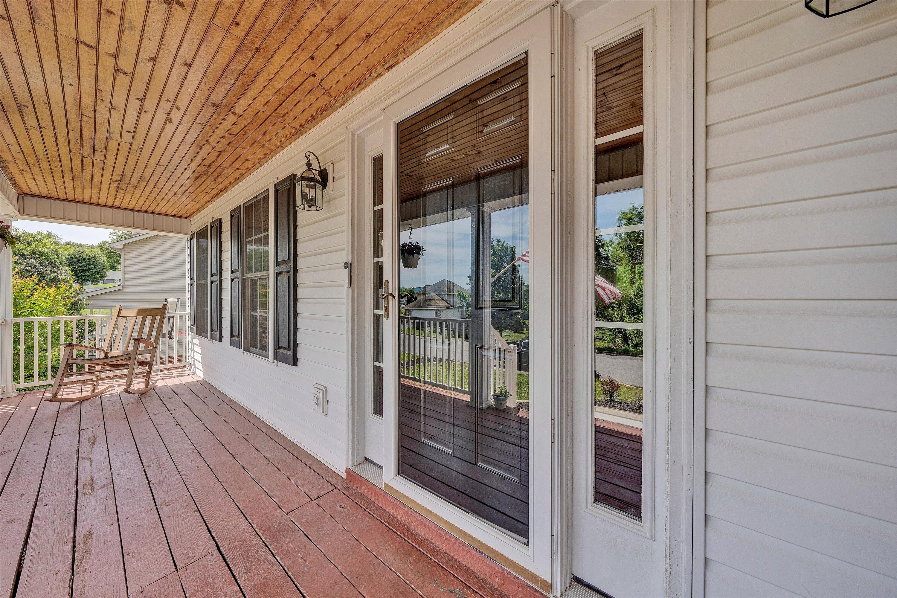 3808 Rte 3004 Roanoke, VA 24012 - Photo 2 of 44 Front Porch