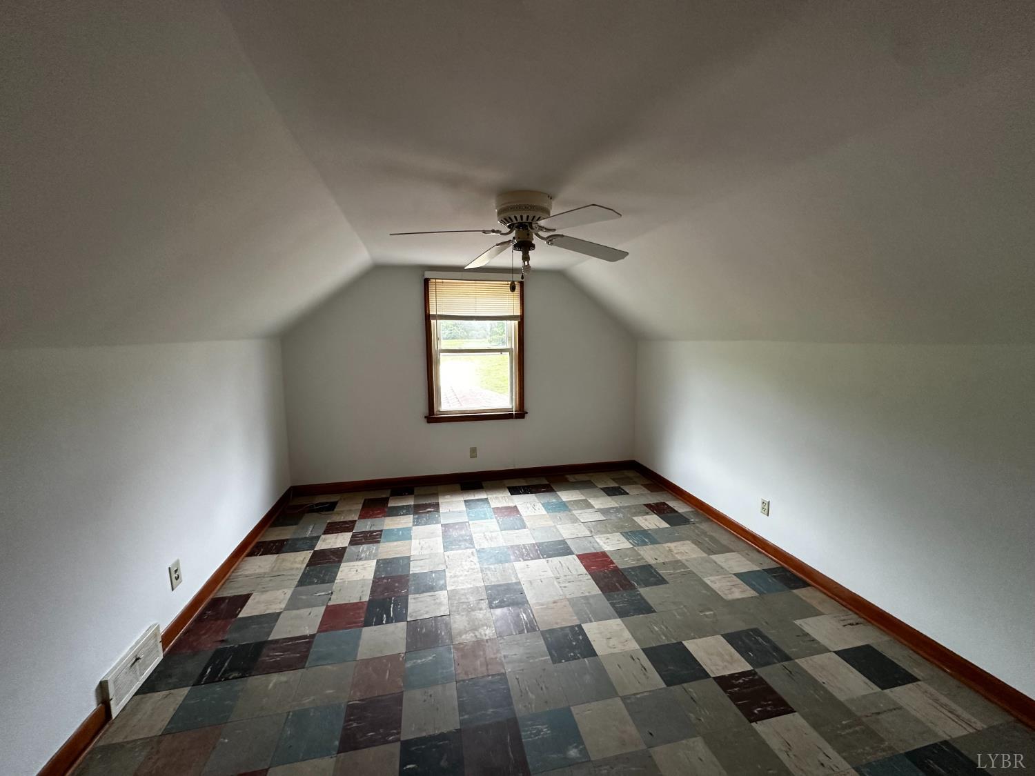 269 Thomas Road Madison Heights, VA 24572 - Photo 20 of 34