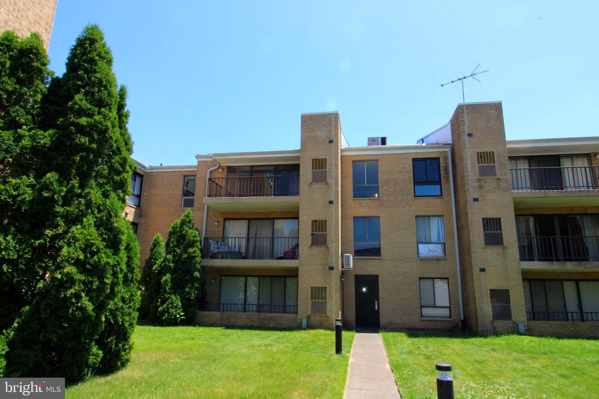 8960 Krewstown Road, Unit 303 Philadelphia, PA 19115 - Photo 13 of 13 Rearview