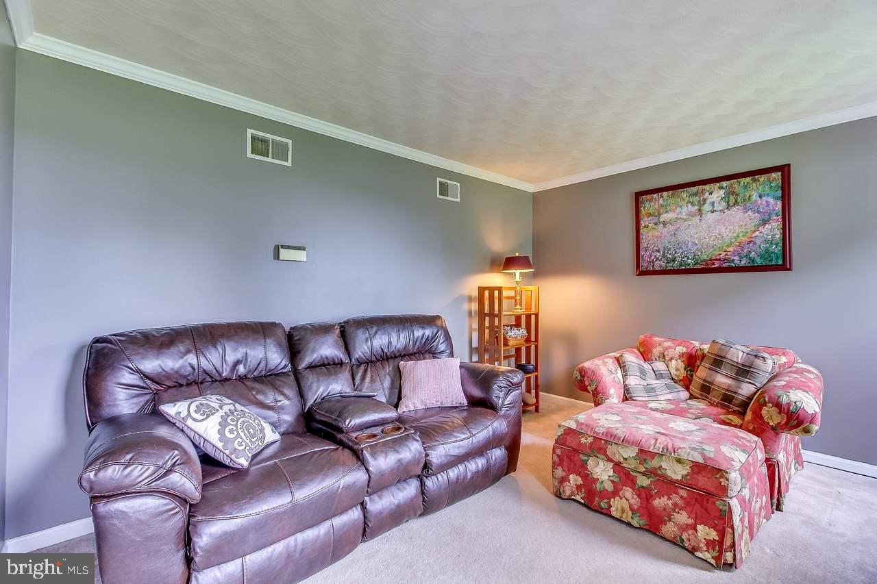 425 Glenville Road Hanover, PA 17331 - Photo 3 of 28 Gallery Image 3