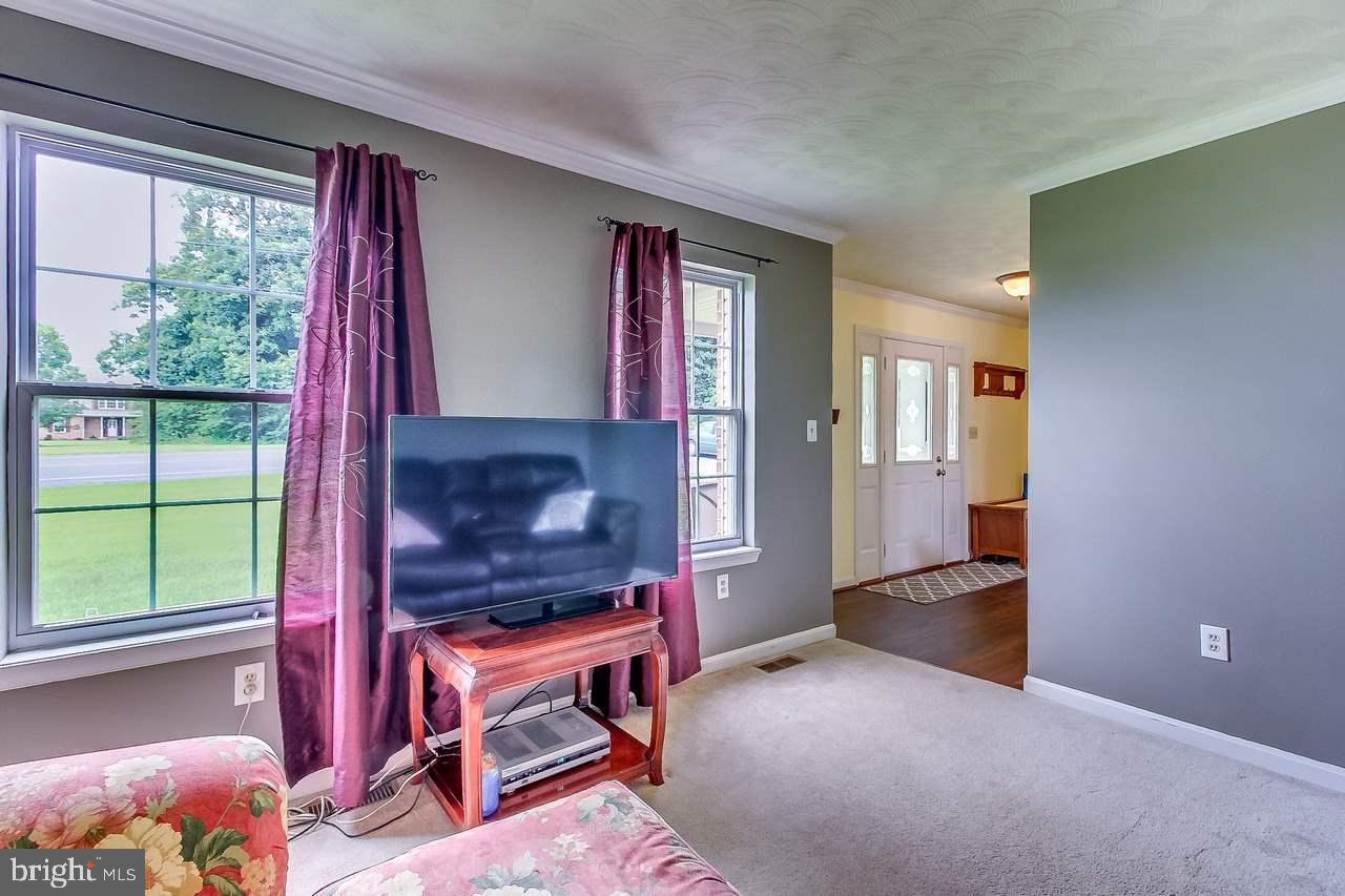425 Glenville Road Hanover, PA 17331 - Photo 4 of 28 Gallery Image 4