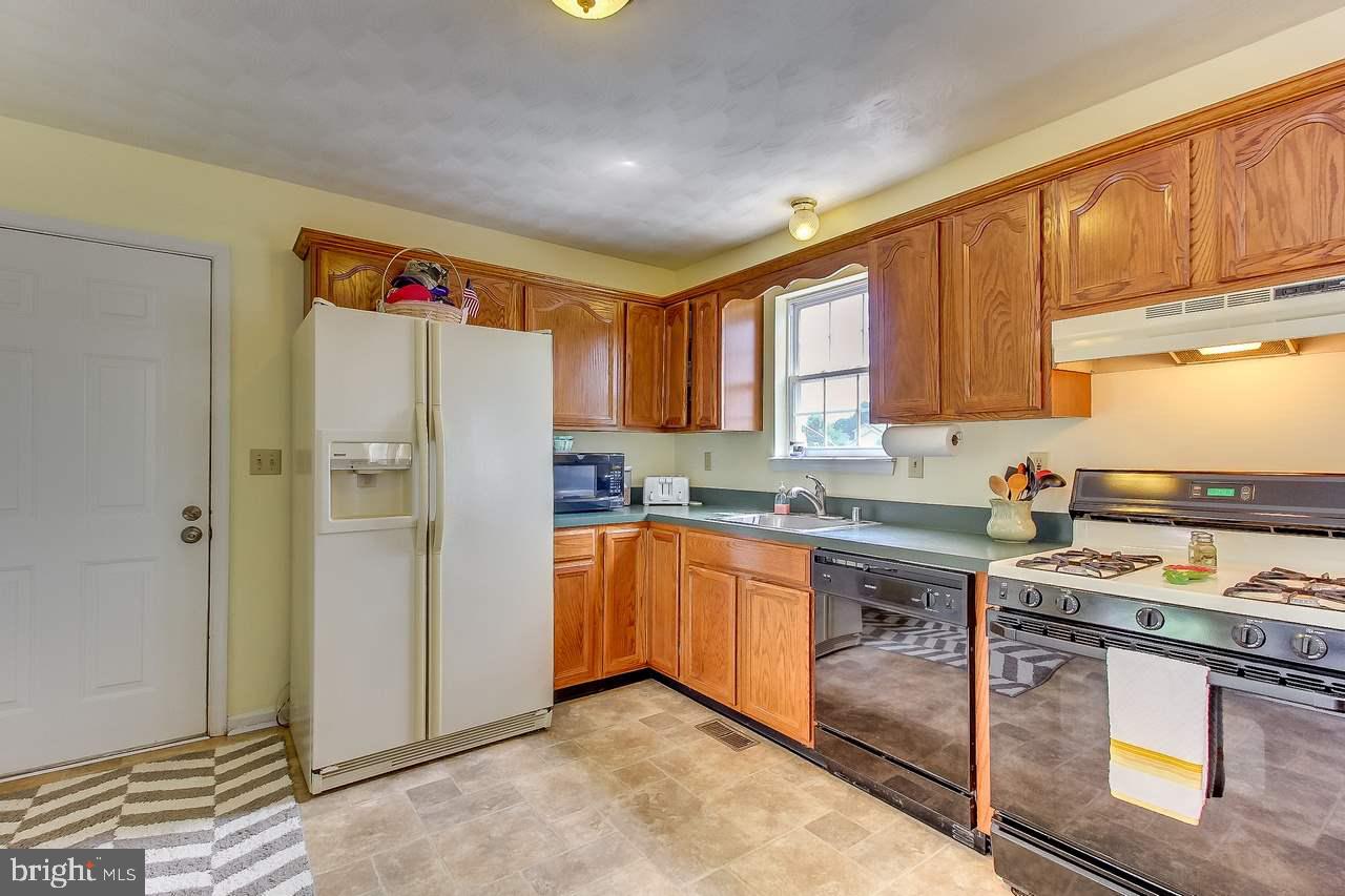 425 Glenville Road Hanover, PA 17331 - Photo 5 of 28 Gallery Image 5