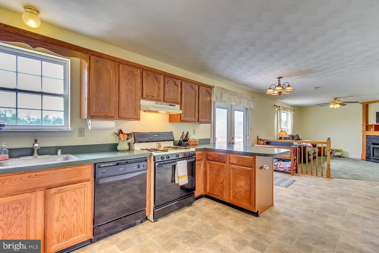 425 Glenville Road Hanover, PA 17331 - Photo 6 of 28 Gallery Image 6