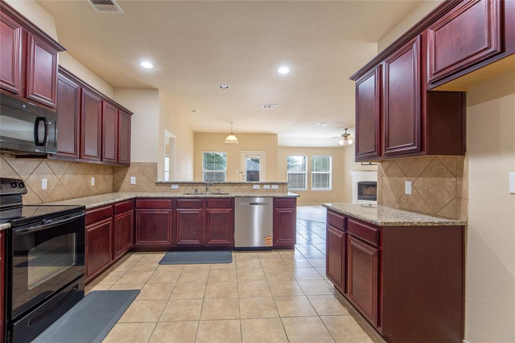 5213 Rustic Ridge Drive McKinney, TX 75071 - Photo 9 of 28