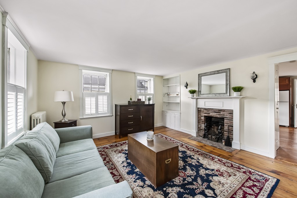 27 Elm Street Marblehead, MA 01945 - Photo 2 of 25