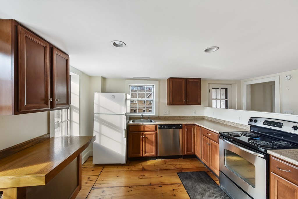 27 Elm Street Marblehead, MA 01945 - Photo 21 of 25