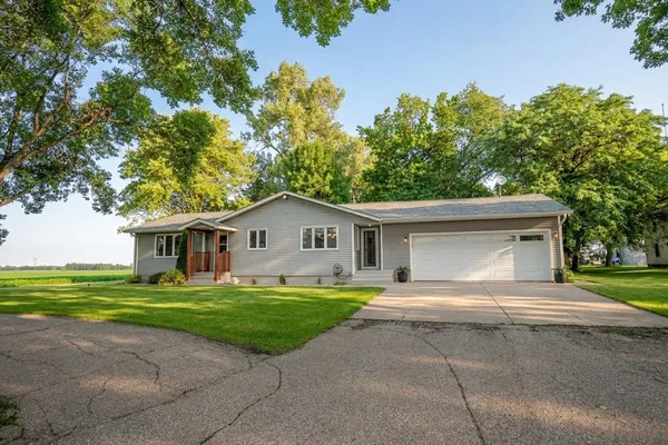 $299,900 | 10094 120th Avenue Southwest, Raymond, MN 56282