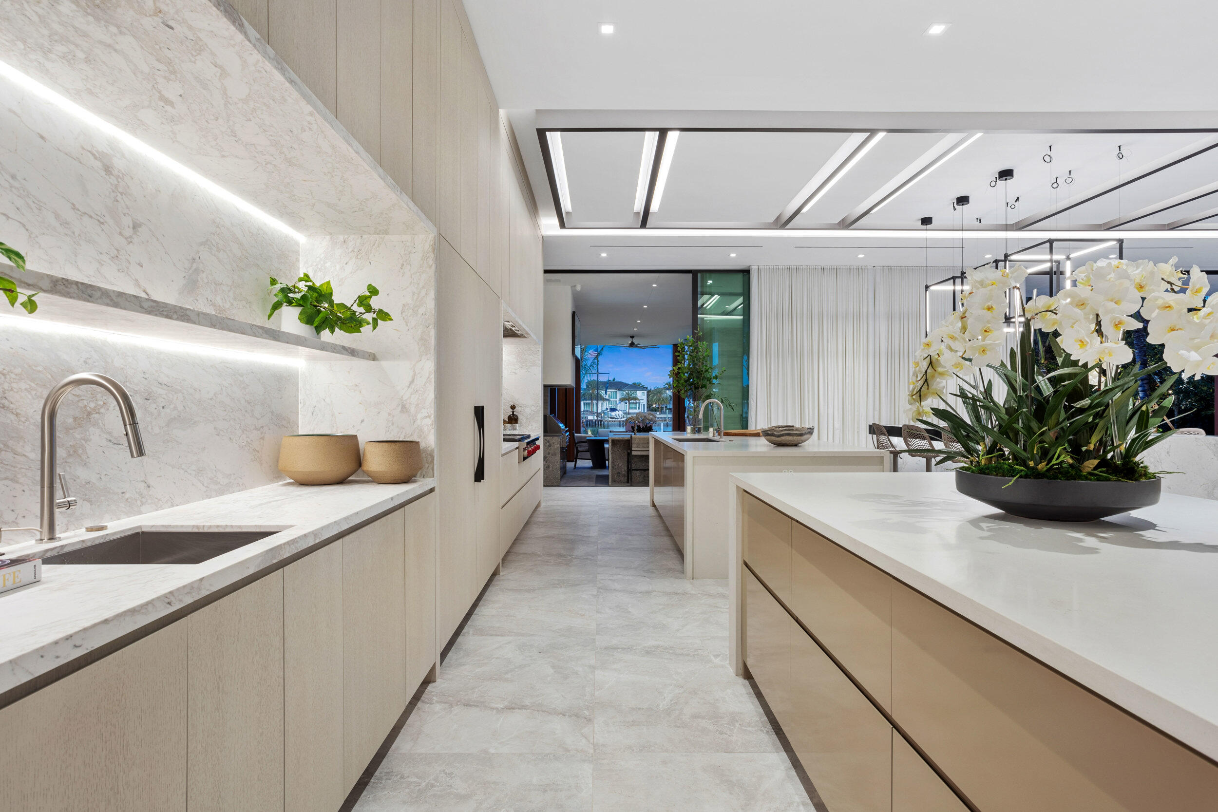 2415 Casas De Marbella Palm Beach Gardens, FL 33410 - Photo 104 of 128 100