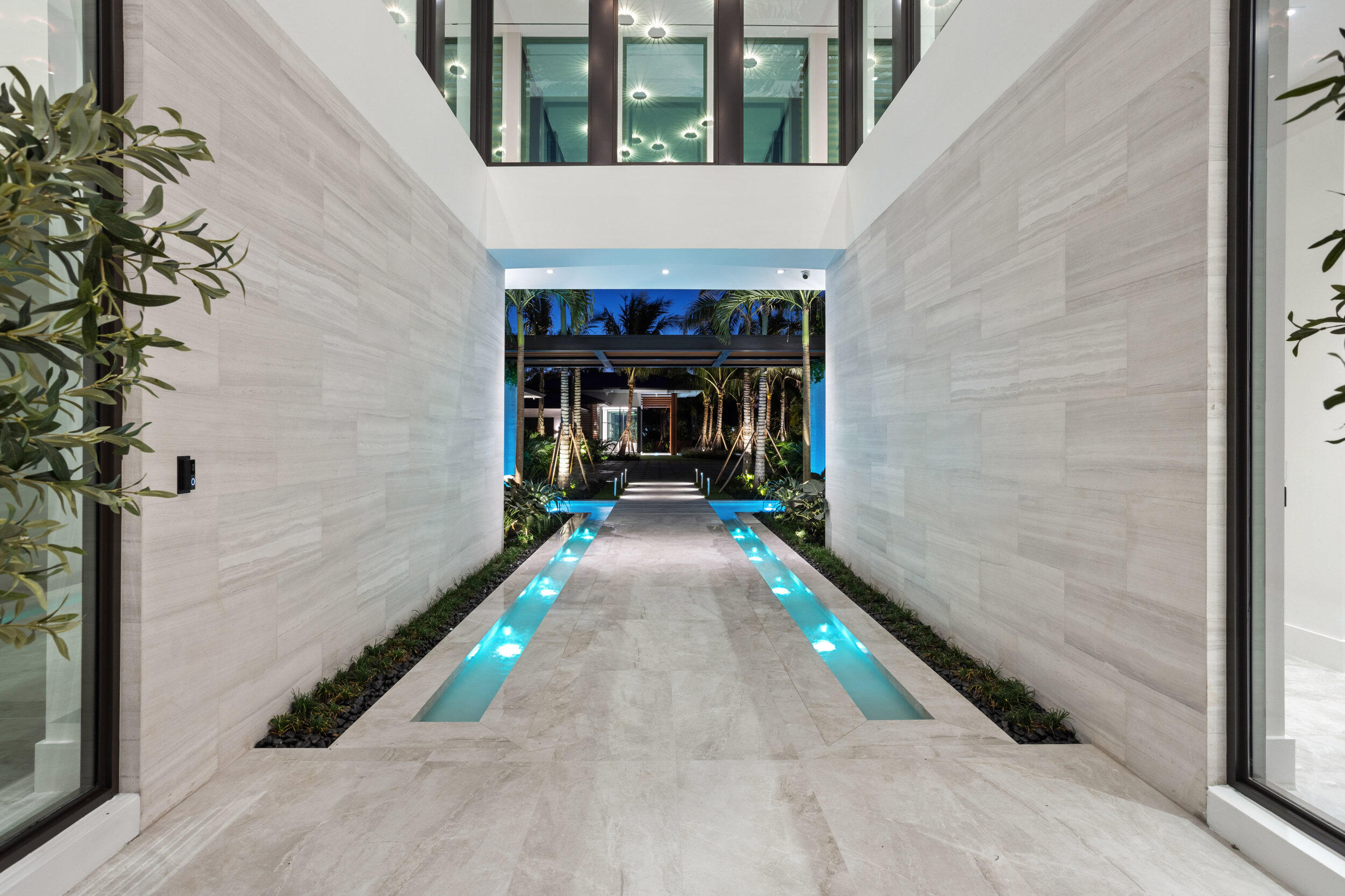 2415 Casas De Marbella Palm Beach Gardens, FL 33410 - Photo 92 of 128 88k